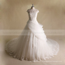 Design spécial en manche rond manches courtes nouvelle robe de mariée en dentelle et perles robe de mariage